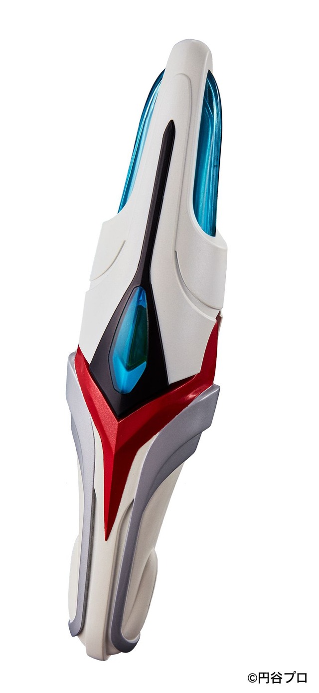 「ウルトラレプリカ エボルトラスター＆ブラストショット」10,800円（税込）(C)円谷プロ