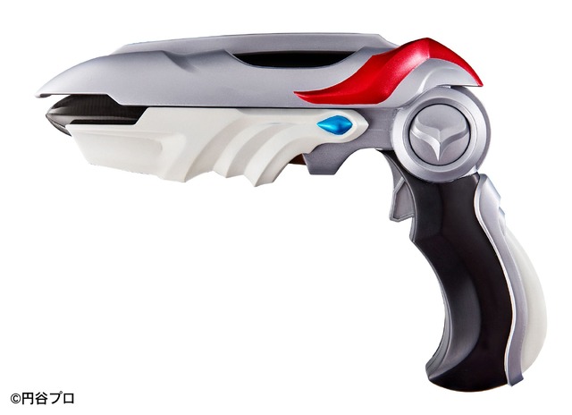 「ウルトラレプリカ エボルトラスター＆ブラストショット」10,800円（税込）(C)円谷プロ
