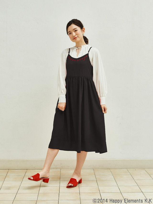 紅月イメージワンピース 各6,990円（税別）(C)2014 Happy Elements K.K produced by CHORD co.,ltd.