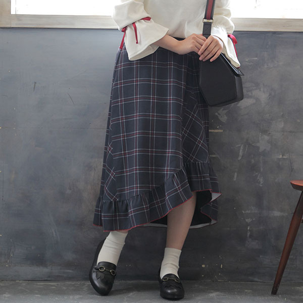 スカート11,800円（税別）（C)ATLUS （C)SEGA All rights reserved.