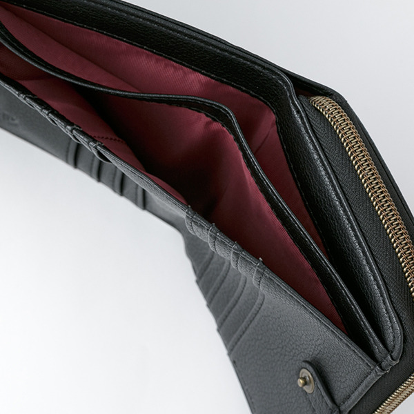 財布9,800円（税別）（C)ATLUS （C)SEGA All rights reserved.