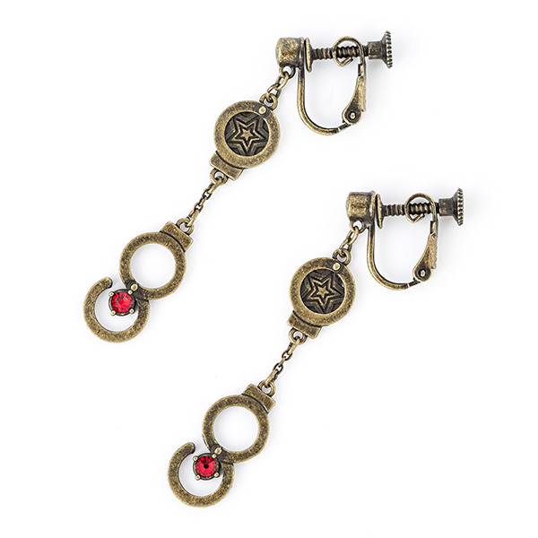 イヤリング・ピアス 各6,800円（税別）（C)ATLUS （C)SEGA All rights reserved.