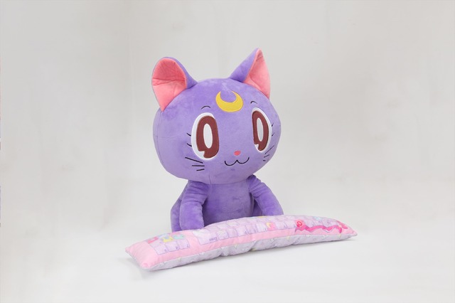 「美少女戦士セーラームーン PCクッション～ルナ～」5,616円（税込）(C) 武内直子・PNP・東映アニメーション(C) Naoko Takeuchi