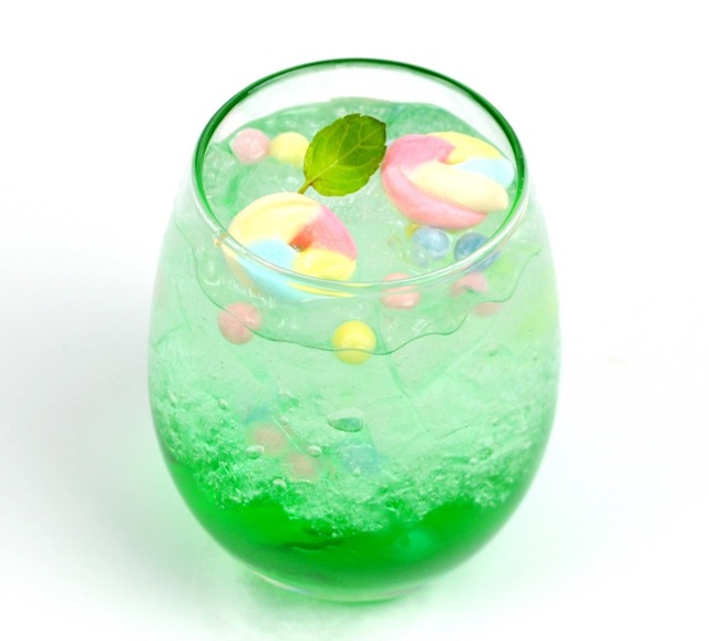 新生第七班のカラフルタピオカソーダ (700円) (C)岸本斉史 スコット／集英社・テレビ東京・ぴえろ