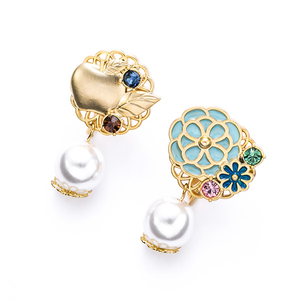 『鬼灯の冷徹』コラボレーションアイテムイヤリング・ピアス　各7,800円（税別）(C)江口夏実・講談社／「鬼灯の冷徹」第弐期製作委員会