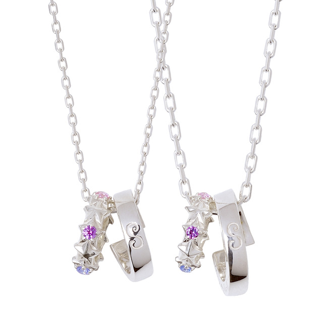 シルバーネックレス「本人モデル」「ファンモデル」　各13,000円（税抜）