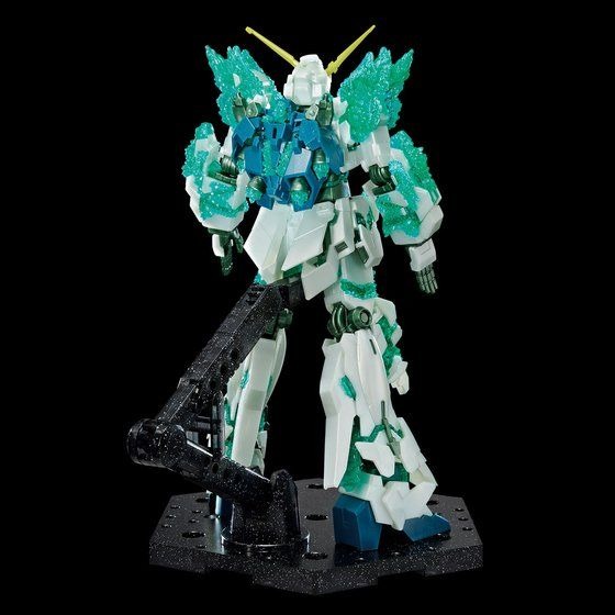 「HG 1/144 ガンダムベース限定 ユニコーンガンダム（光の結晶体）」3,240円（税込）(C)創通・サンライズ