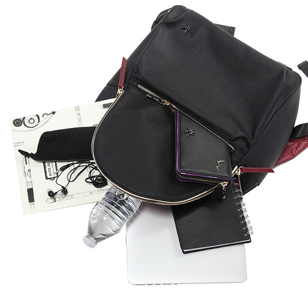 『コードギアス 反逆のルルーシュIII 皇道』コラボレーションバッグ 14,800円(税別)　(C)SUNRISE／PROJECT L-GEASS　Character Design (C)2006-2017 CLAMP・ST