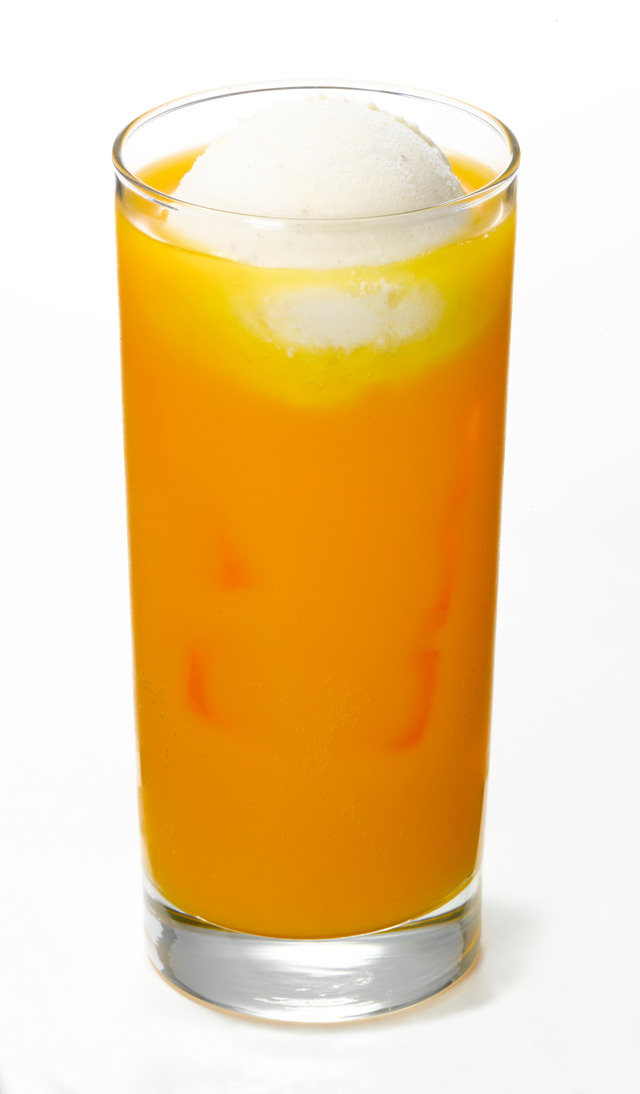 樺倉のマンゴーソーダ 556円（税込600円） (C)ふじた・一迅社／「ヲタ恋」製作委員会