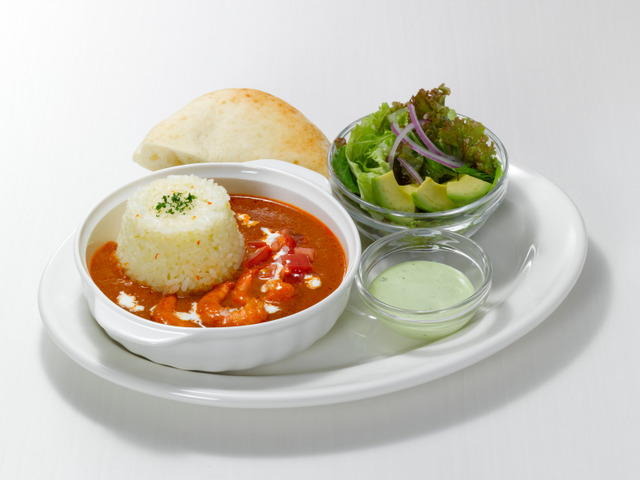 怒りんぼのシュリンプカレー&アボカドサラダ ～グリーンゴッデス～ 1,667円（税込1,800円） (C)ふじた・一迅社／「ヲタ恋」製作委員会