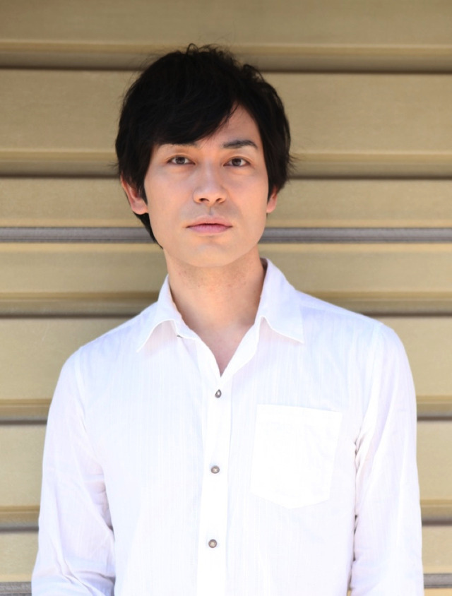 津場木史郎役鷲尾昇