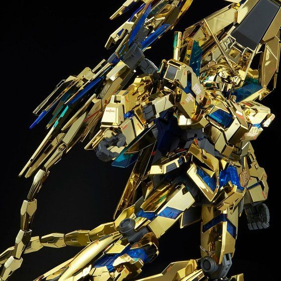 「MG 1/100 ユニコーンガンダム3号機 フェネクス （ナラティブVer.）」14,040円（税込）(C)創通・サンライズ
