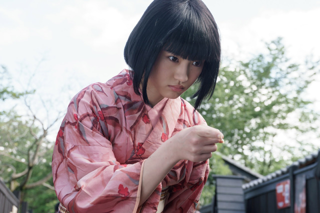 dTVオリジナルドラマ『銀魂2 -世にも奇妙な銀魂ちゃん-』　町娘役：若月佑美　(C)空知英秋／集英社 (C)2018映画「銀魂2」製作委員会(C)2018 エイベックス通信放送