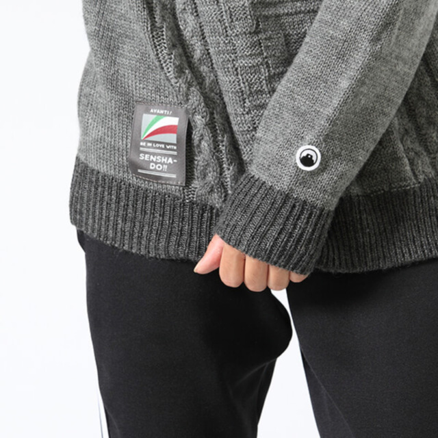 「アンツィオ高校 モデル」ニット：13,800円(税別) (C)GIRLS und PANZER Finale Projekt