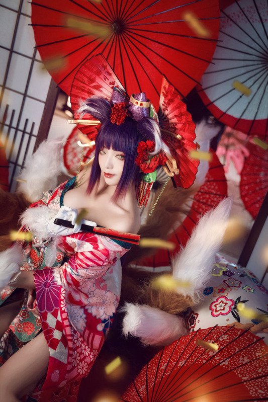 【コスプレ】驚異的な身体能力を活かしたポージングで魅せる中国の超新星コスプレイヤーnatsumeインタビュー