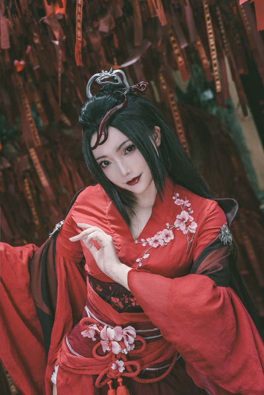 【コスプレ】驚異的な身体能力を活かしたポージングで魅せる中国の超新星コスプレイヤーnatsumeインタビュー