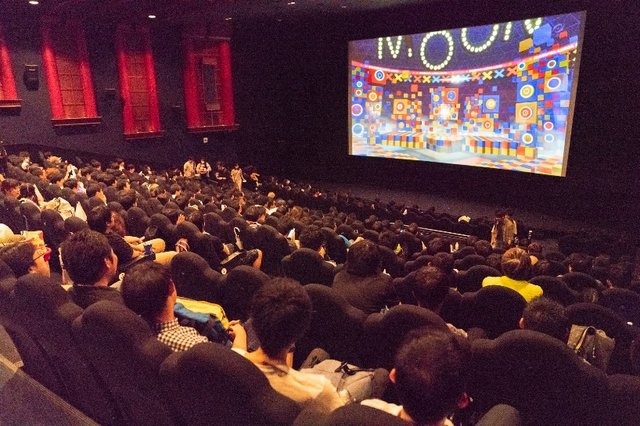 その日人類は次のステージに！―革新的すぎたVR音楽ライブ「輝夜月 LIVE＠Zepp VR」をレポート！