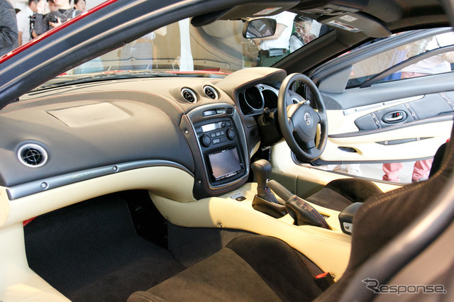 光岡自動車、世界で1台の『デビルマン オロチ』発表---原作者の永井豪氏「いい車ができて感激」