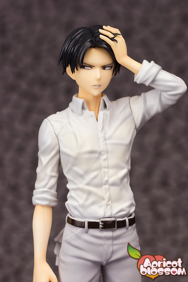 「リヴァイ1/8スケールフィギュア」13800円（税抜）(C)諫山創・講談社／「進撃の巨人」製作委員会