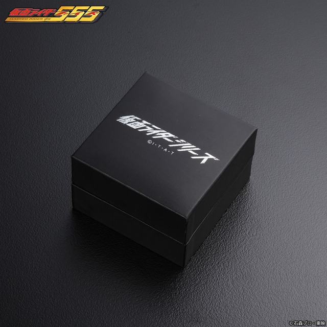 仮面ライダー555 ファイズアクセル 変身！腕時計【Live Action Watch】 32,400 円(税込)(送料・手数料別途)（C)石森プロ・東映
