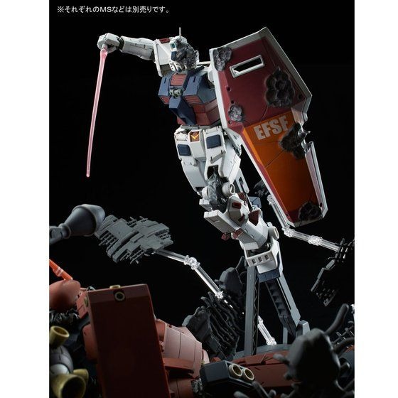「ＭＧ 1/100 フルアーマー・ガンダム（GUNDAM THUNDERBOLT版） ラストセッションVer．」7,344円（税込）(C)創通・サンライズ