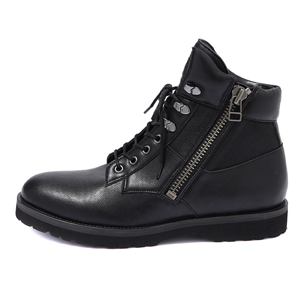 大学選抜チームモデル　ブーツ　24,800円(税別) (C)GIRLS und PANZER Finale Projekt