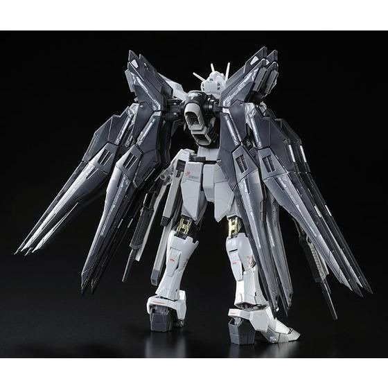 「RG 1/144 ストライクフリーダムガンダム ディアクティブモード」3,240円（税込）(C)創通・サンライズ