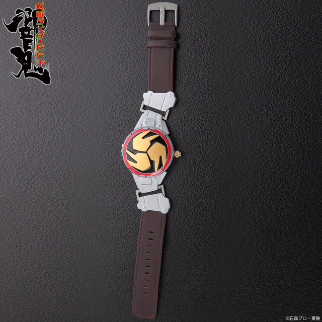 「仮面ライダー響鬼 音撃鼓装備帯 変身！腕時計【Live Action Watch】」21,600 円（税込）(C)石森プロ・東映