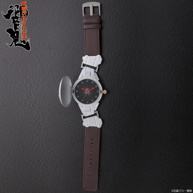 「仮面ライダー響鬼 音撃鼓装備帯 変身！腕時計【Live Action Watch】」21,600 円（税込）(C)石森プロ・東映