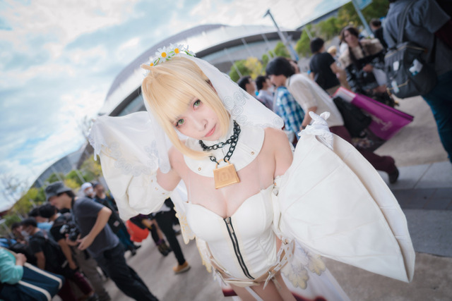 【コスプレ】花嫁衣装ネロからボンテージセイバーまで！ 「TGS2018」最終日の「FGO」美女レイヤーまとめ
