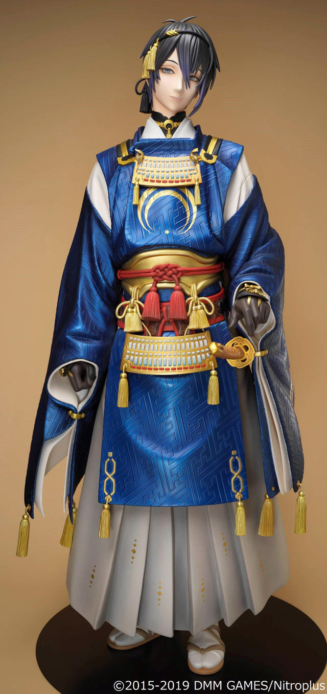 「一分の一スケール　三日月宗近」300万円（税込）(C)2015-2019 DMM GAMES/Nitroplus