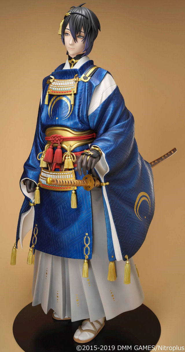 「一分の一スケール　三日月宗近」300万円（税込）(C)2015-2019 DMM GAMES/Nitroplus