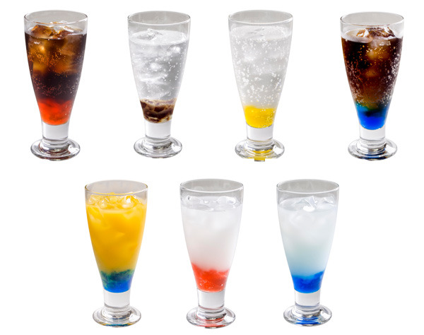 コラボドリンク7種+コーヒー（アイス／ホット）＋ホットココア 各600円（税込） (C)BANDAINAMCO Arts Inc./Lantis Records (C)SEGA