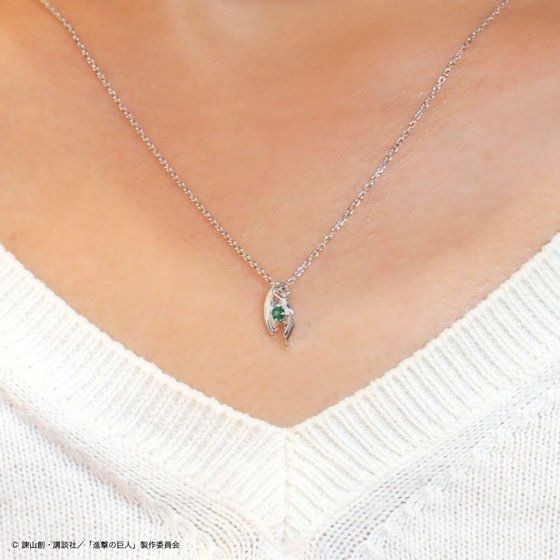 進撃の巨人×MATERIAL CROWN シルバーネックレス各15,120円(税込)(送料・手数料別途)(C)諫山創・講談社／「進撃の巨人」製作委員会