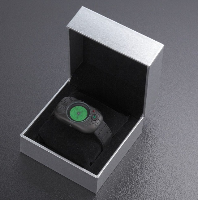 「仮面ライダーBLACK 変身！腕時計【Live Action Watch】」25,970 円（税込）(C)石森プロ・東映