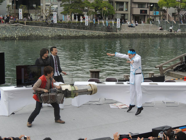 来場者は一斉にカメラを向けていました