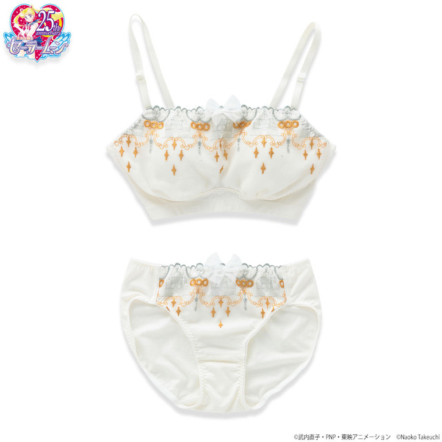 ムーンキャッスル柄 おやすみ用ブラ＆ショーツセット5,292 円(税込) (C)武内直子・PNP・東映アニメーション (C)Naoko Takeuchi