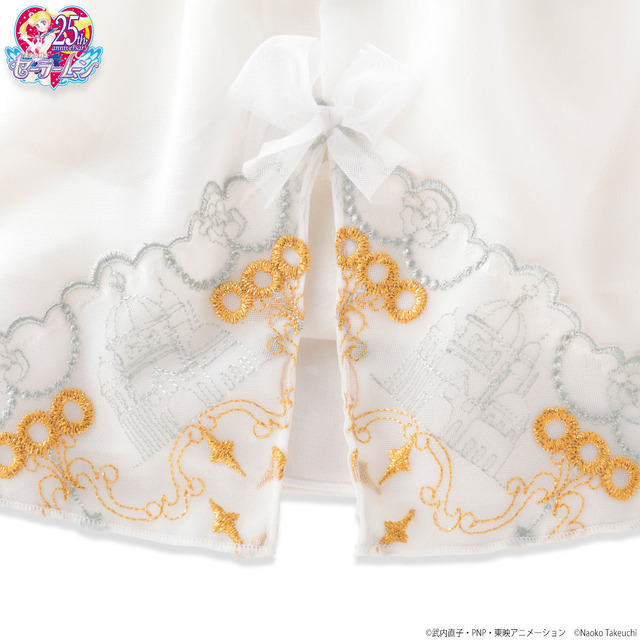 ムーンキャッスル柄 ルームパンツ 3,240 円(税込) (C)武内直子・PNP・東映アニメーション (C)Naoko Takeuchi