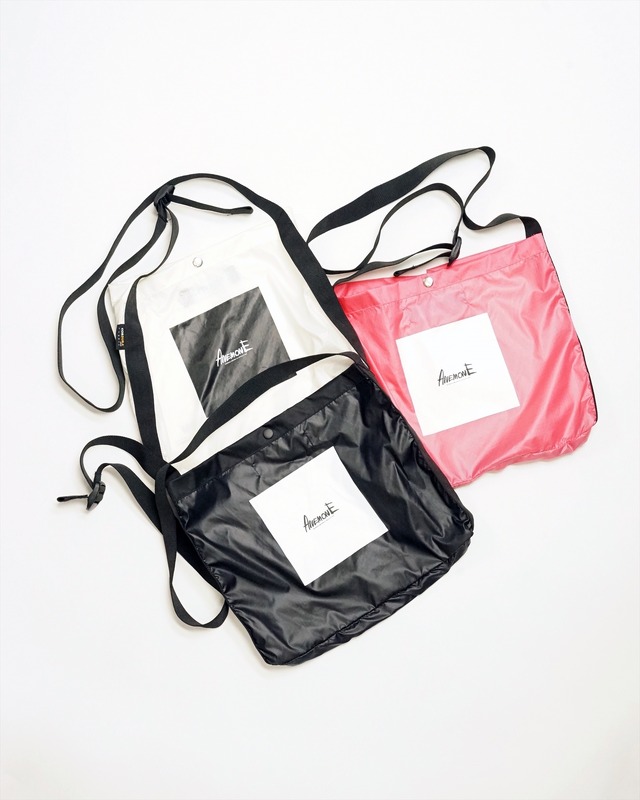 「公開まで待てない！『ANEMONE／交響詩篇エウレカセブン ハイエボリューション』コラボレーションキャンペーン」UNGREEPERコラボレーションサコッシュ￥4,600(C)2018 BONES/Project EUREKA MOVIE