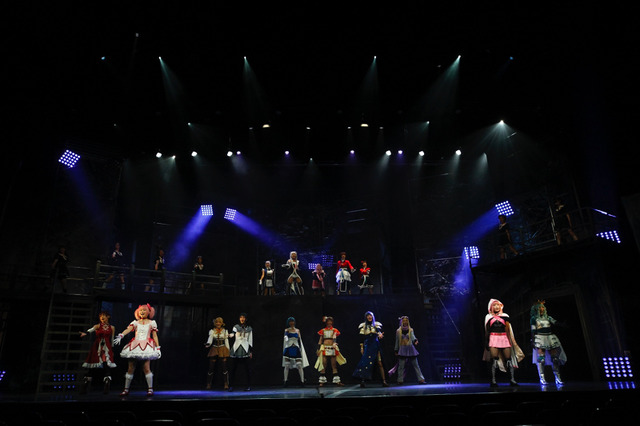 「舞台『マギアレコード 魔法少女まどか☆マギカ外伝』」Blu-ray：9,800円（税抜）DVD：8,800円（税抜）