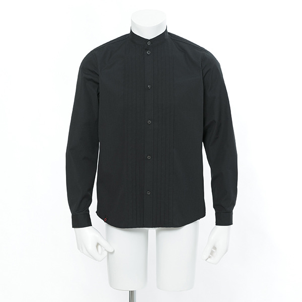 シャツ　遠坂 凛モデル　11,800円(税別)（C)TYPE-MOON・ufotable・FSNPC