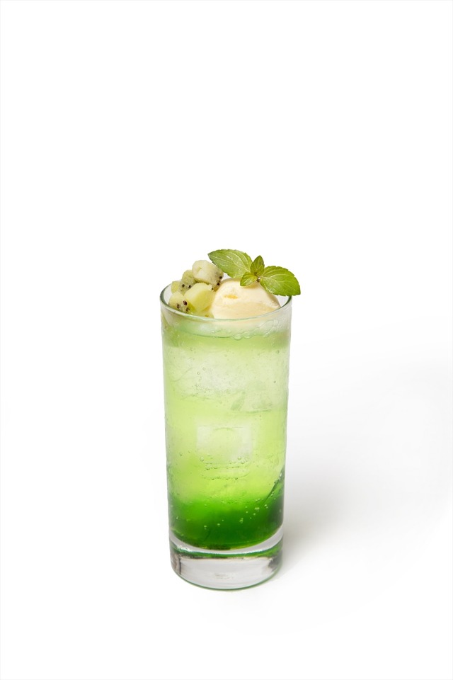 「WALKURE CAFE 2018」レイナ・プラウラー「ゆら～りゆらゆら♪クラゲは生で丸のみドリンク」