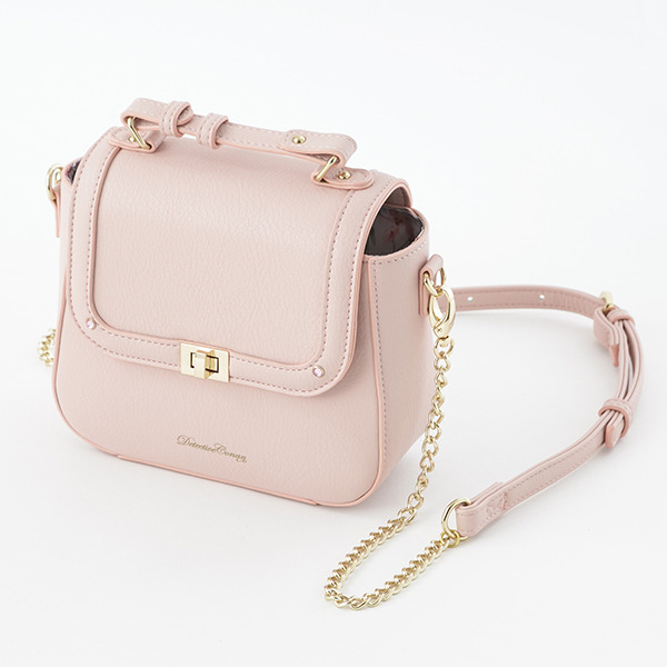 毛利蘭モデル　バッグ　11,800円（税抜）（C)青山剛昌／小学館・読売テレビ・TMS 1996