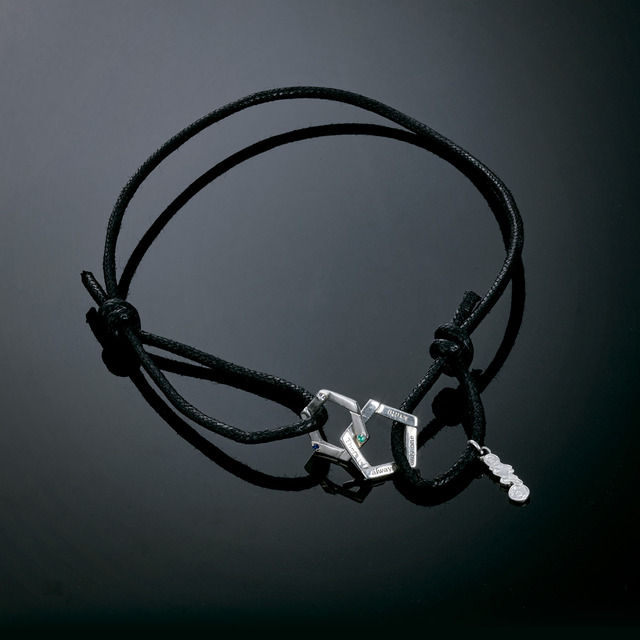 「名探偵コナン × THE KISS コラボレーションジュエリー」価格：各16,200円（税込）（送料・手数料別途）(C)青山剛昌／小学館・読売テレビ・TMS 1996