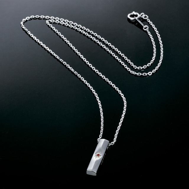 「名探偵コナン × THE KISS コラボレーションジュエリー」価格：各16,200円（税込）（送料・手数料別途）(C)青山剛昌／小学館・読売テレビ・TMS 1996