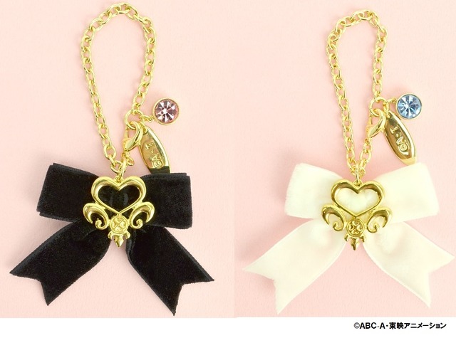 ふたりはプリキュア リボンバッグチャーム　2種　各1,500円＋税（キュアブラック/キュアホワイト）(C)ＡＢＣ-Ａ・東映アニメーション