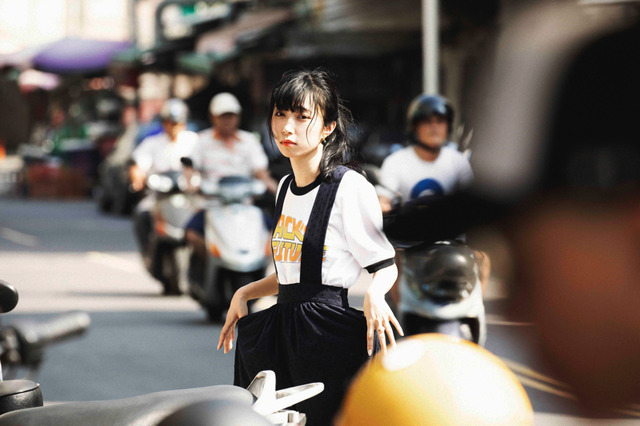 「小林愛香 1st写真集（仮）」2018年12月11日発売