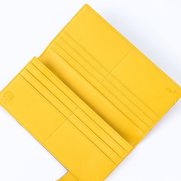 ポジティブパッションモデル　財布 10,800円（税別）(C)BANDAI NAMCO Entertainment Inc.