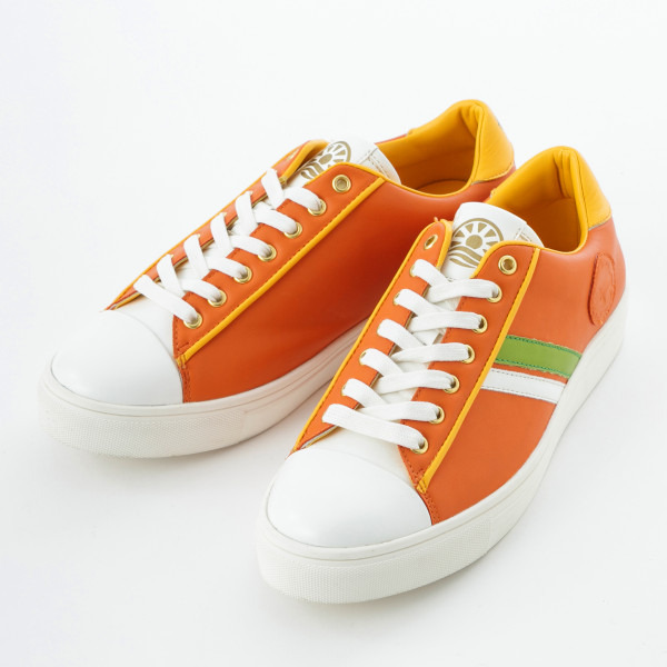 ポジティブパッションモデル　スニーカー 9,800円（税別）(C)BANDAI NAMCO Entertainment Inc.