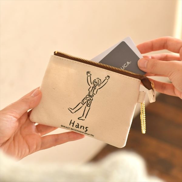 『進撃の巨人』鬼頭祈コラボ ポーチセット（5種／2色展開）3,200円＋税（C）諫山創・講談社 /「進撃の巨人」製作委員会